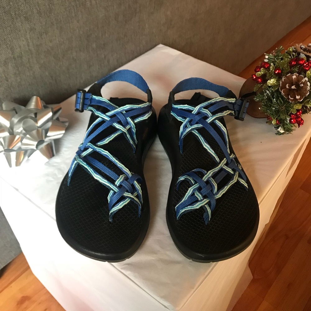 Chaco blue 3 strap size 7 women